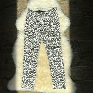 Girls Children’s Place leopard print stretch jegging size 8